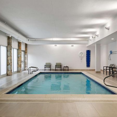 Doubletree By Hilton Pittsburgh Airport Hotell Moon Township Exteriör bild