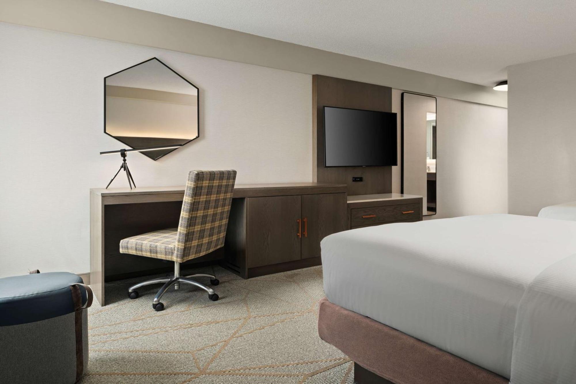 Doubletree By Hilton Pittsburgh Airport Hotell Moon Township Exteriör bild