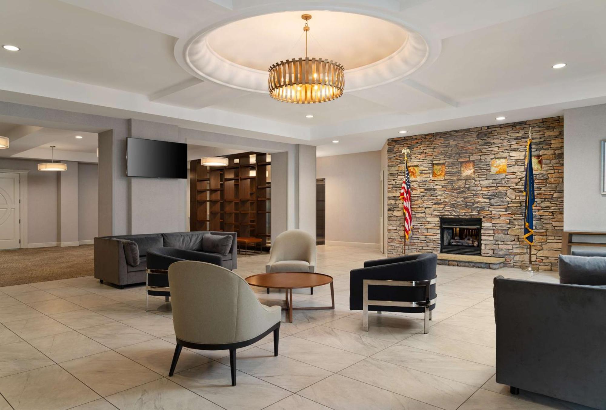 Doubletree By Hilton Pittsburgh Airport Hotell Moon Township Exteriör bild