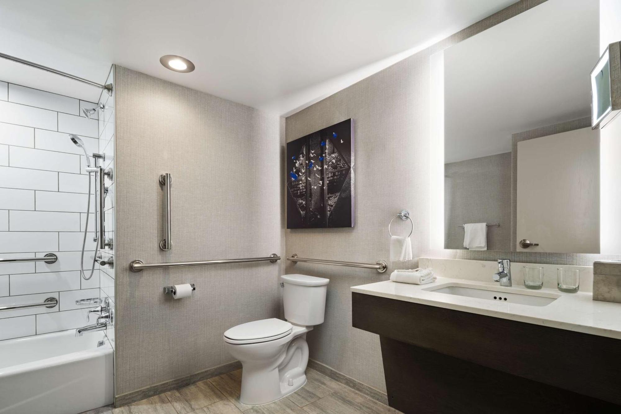 Doubletree By Hilton Pittsburgh Airport Hotell Moon Township Exteriör bild
