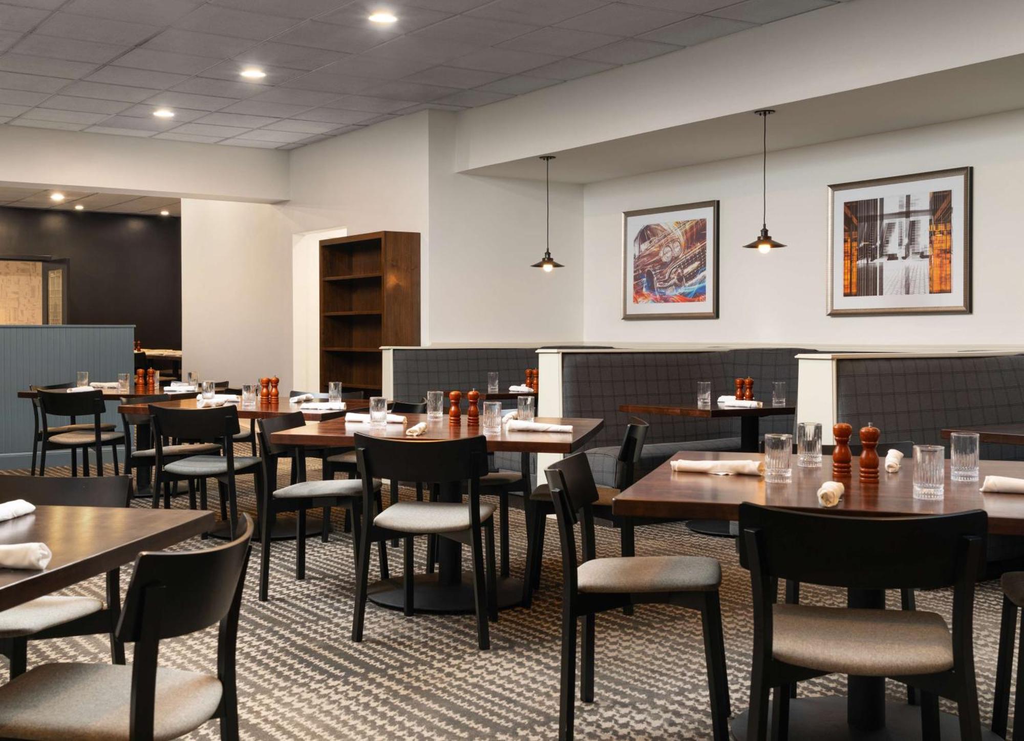 Doubletree By Hilton Pittsburgh Airport Hotell Moon Township Exteriör bild